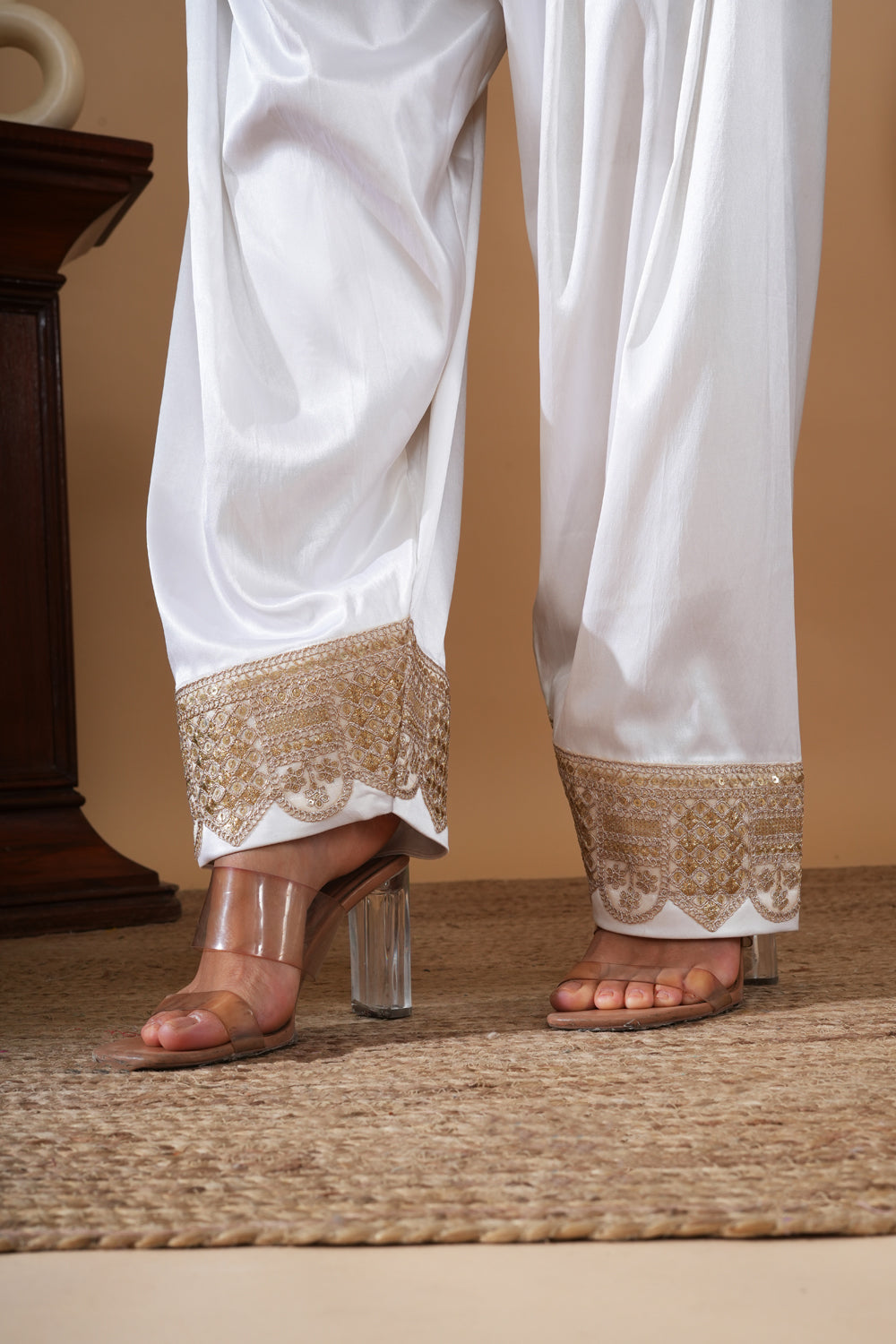 Ivory Pure Silk Chanderi Kashmiri Tilla Embroidered Short Kurta Set